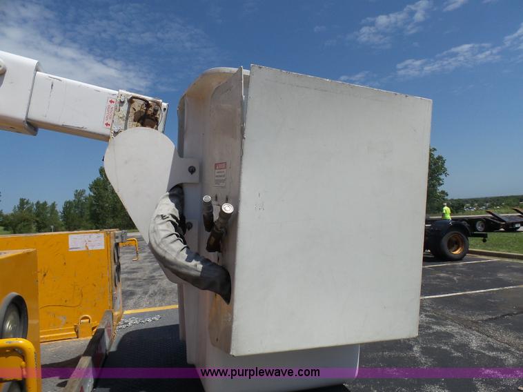 image for item L7117 2008 Ford F550 Super Duty bucket truck