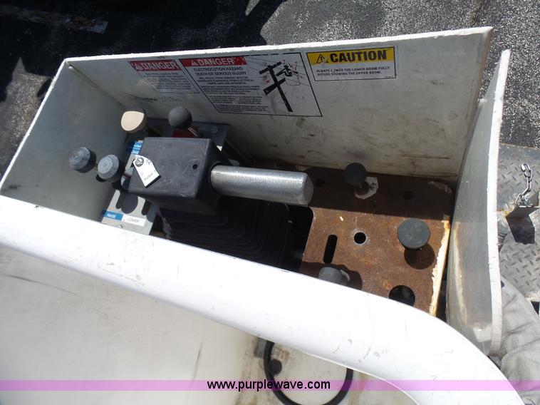 image for item L7117 2008 Ford F550 Super Duty bucket truck