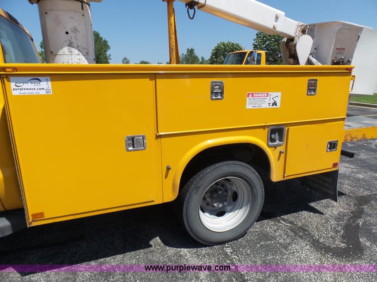 image for item L7117 2008 Ford F550 Super Duty bucket truck