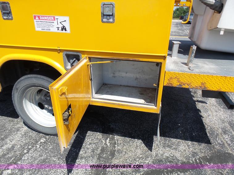 image for item L7117 2008 Ford F550 Super Duty bucket truck
