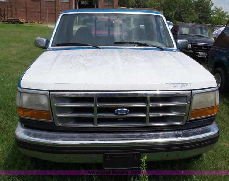 image for item AG9167 1995 Ford F150 SuperCab pickup truck