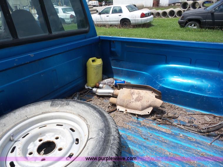 image for item AG9167 1995 Ford F150 SuperCab pickup truck