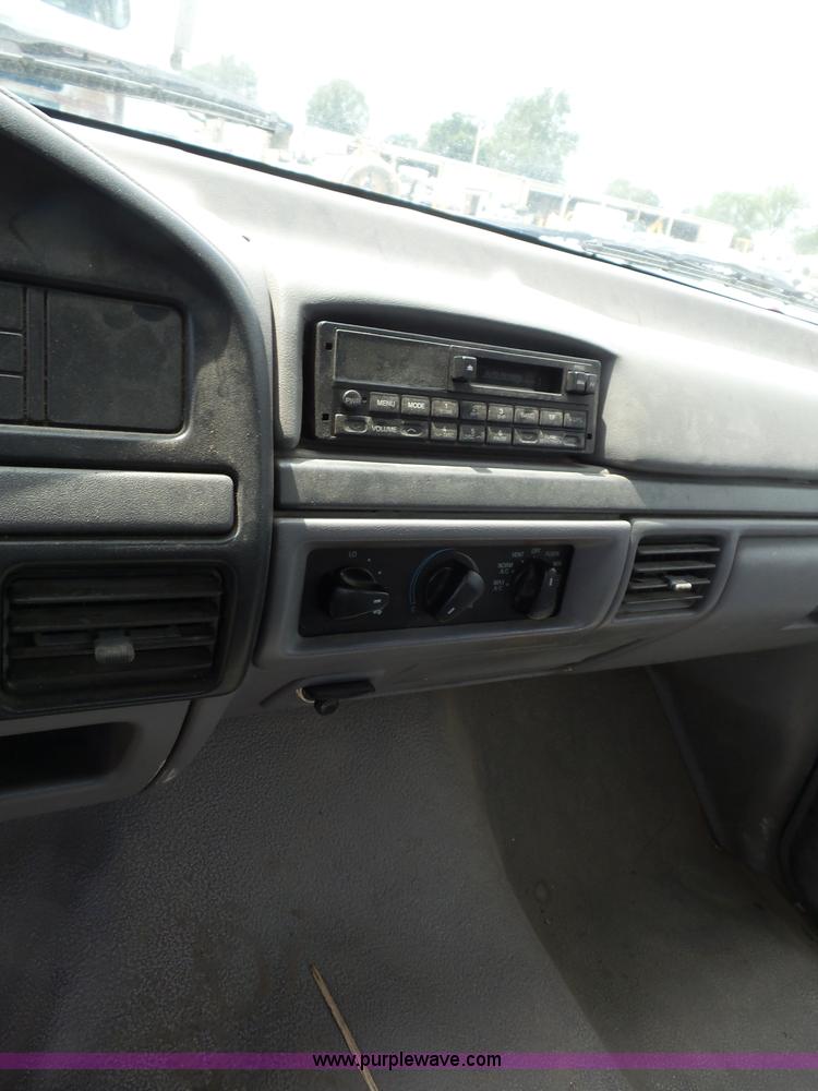 image for item AG9167 1995 Ford F150 SuperCab pickup truck