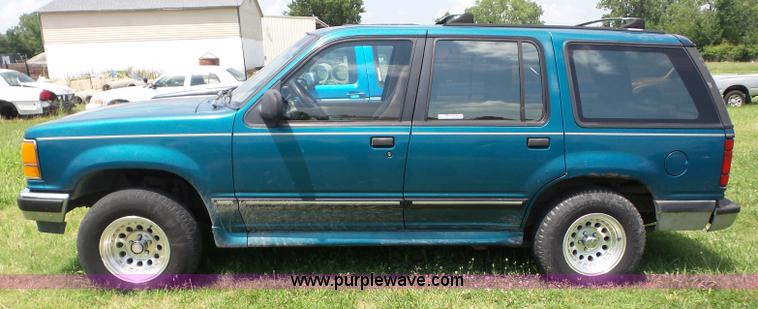 image for item AG9168 1994 Ford Explorer SUV