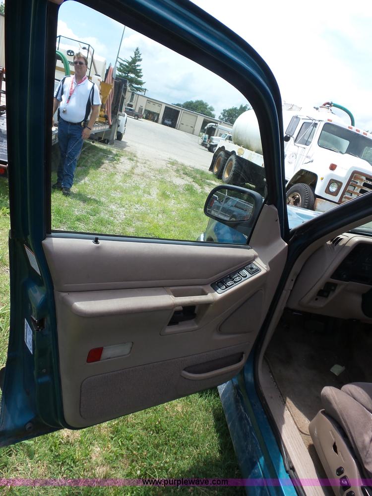 image for item AG9168 1994 Ford Explorer SUV