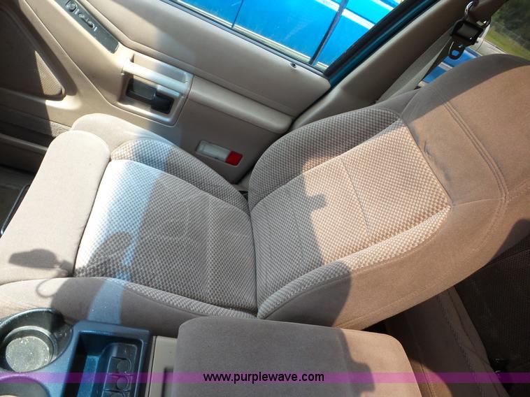 image for item AG9168 1994 Ford Explorer SUV