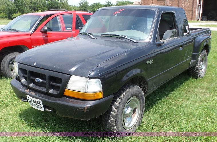 image for item AG9170 1998 Ford Ranger SuperCab pickup truck