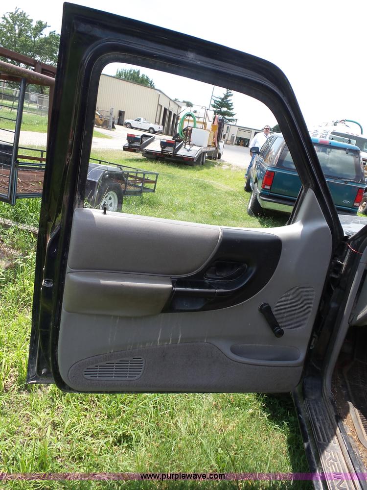 image for item AG9170 1998 Ford Ranger SuperCab pickup truck