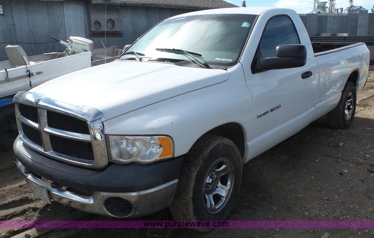 image for item AO9885 2004 Dodge Ram 1500 pickup truck