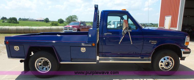 image for item BV9651 1996 Ford F450 Super Duty flatbed truck