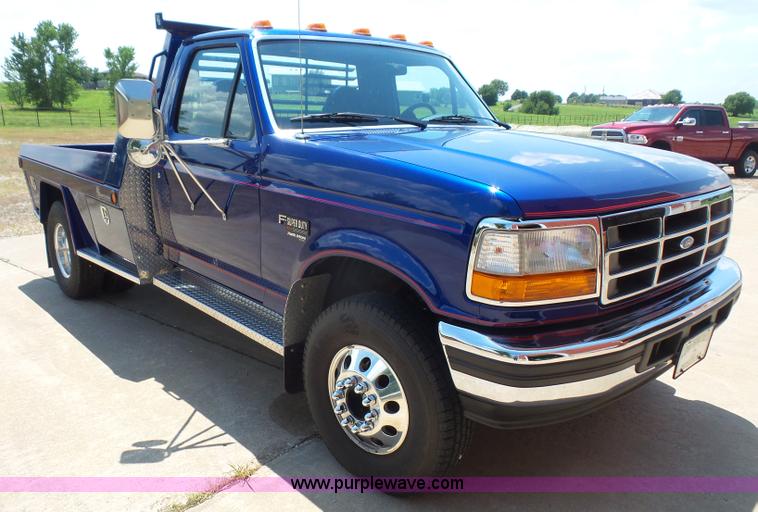 image for item BV9651 1996 Ford F450 Super Duty flatbed truck