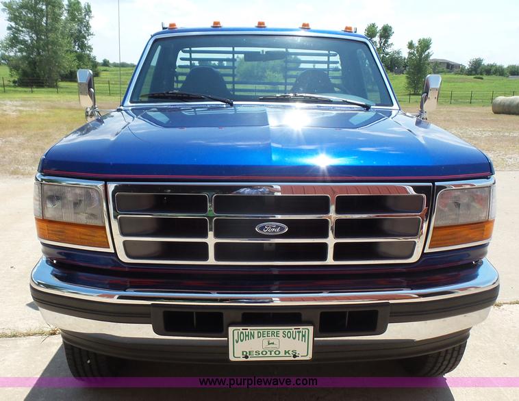 image for item BV9651 1996 Ford F450 Super Duty flatbed truck