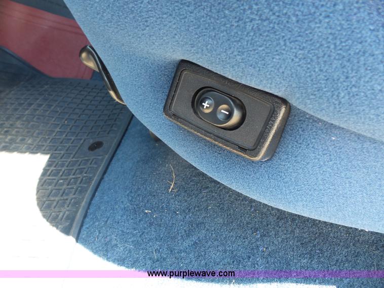 image for item BV9651 1996 Ford F450 Super Duty flatbed truck