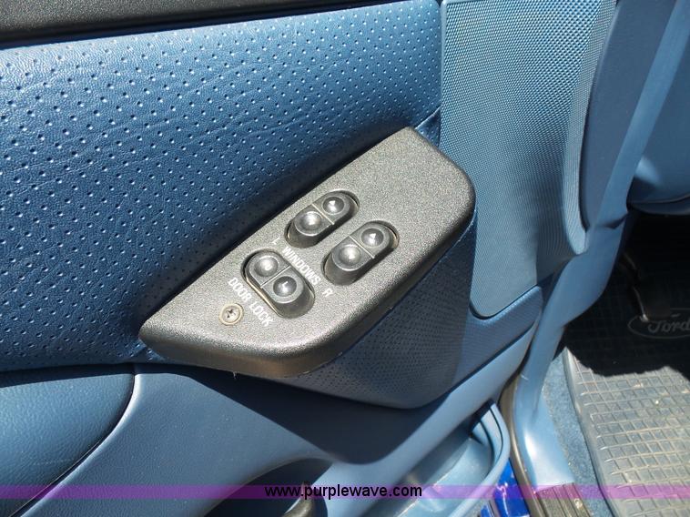 image for item BV9651 1996 Ford F450 Super Duty flatbed truck