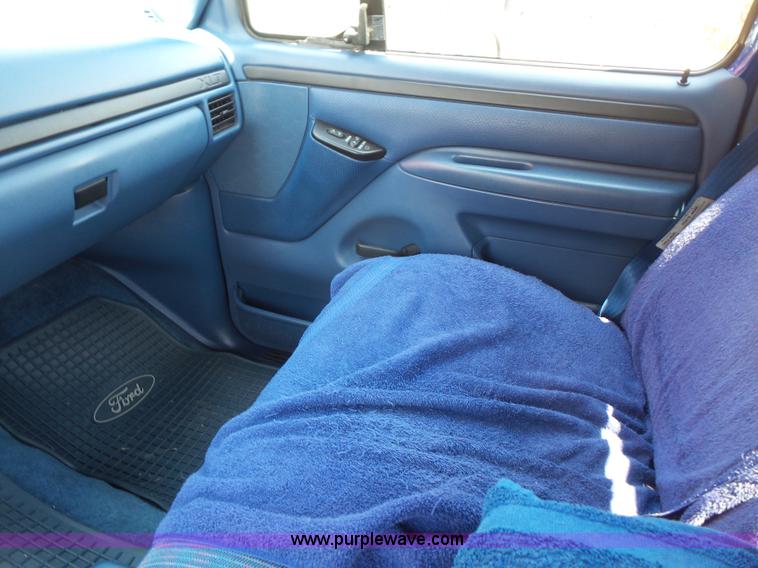 image for item BV9651 1996 Ford F450 Super Duty flatbed truck