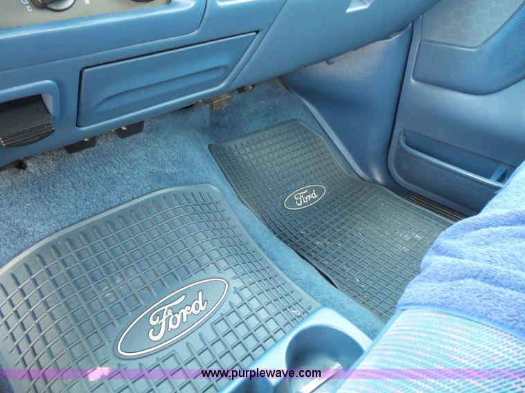 image for item BV9651 1996 Ford F450 Super Duty flatbed truck