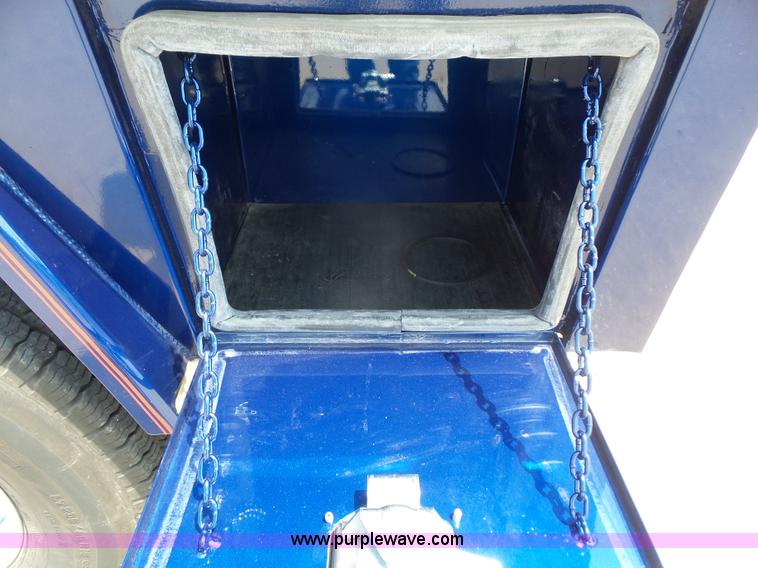 image for item BV9651 1996 Ford F450 Super Duty flatbed truck