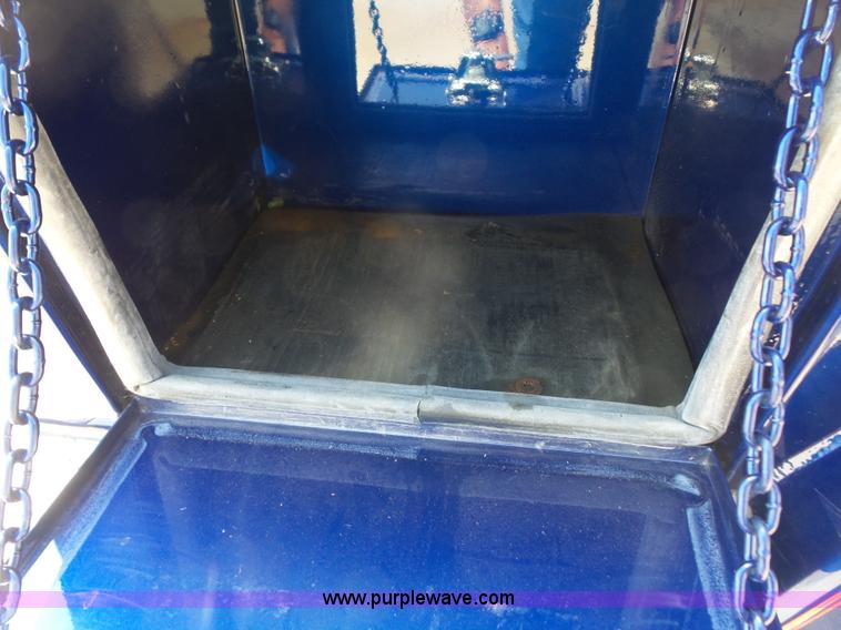 image for item BV9651 1996 Ford F450 Super Duty flatbed truck