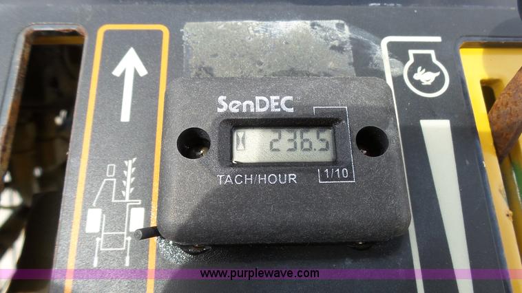 image for item BW9764 Vermeer RTX100 trencher