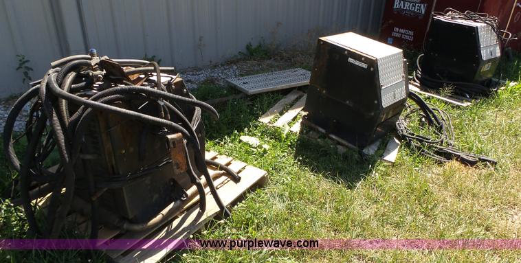 image for item BX9133 (3) Thermo King auxiliary power units