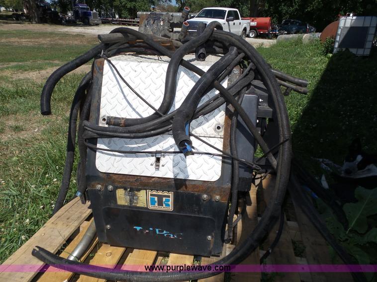 image for item BX9133 (3) Thermo King auxiliary power units