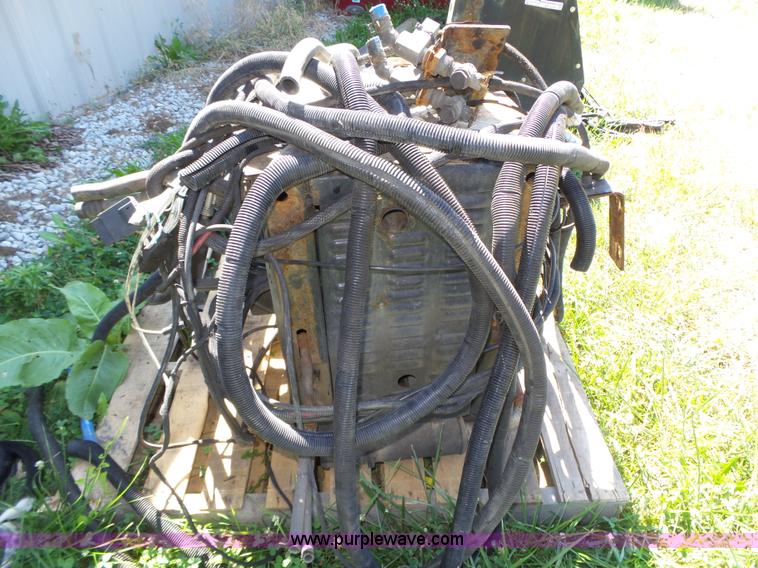 image for item BX9133 (3) Thermo King auxiliary power units