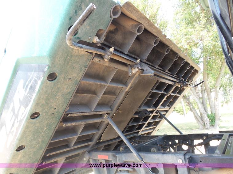 image for item BY9546 2005 Polaris Ranger utility vehicle