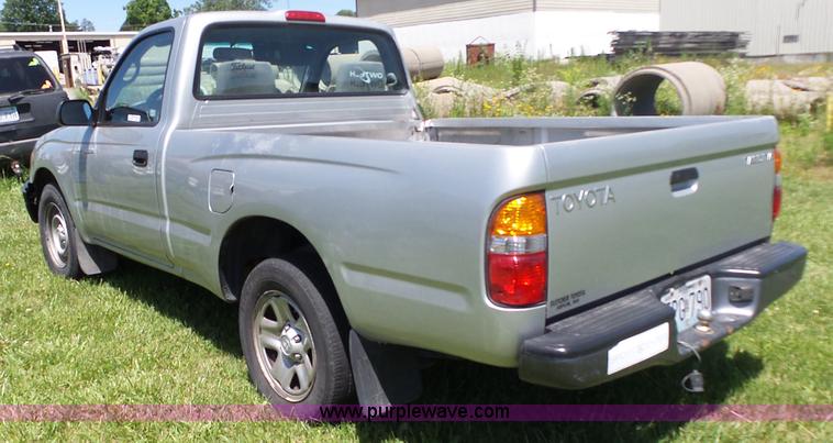 image for item BZ9578 2002 Toyota Tacoma pickup truck