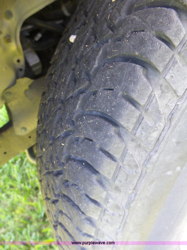 image for item BZ9578 2002 Toyota Tacoma pickup truck