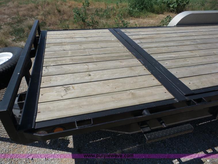 image for item BZ9606 2009 PJ 520 tilt deck trailer