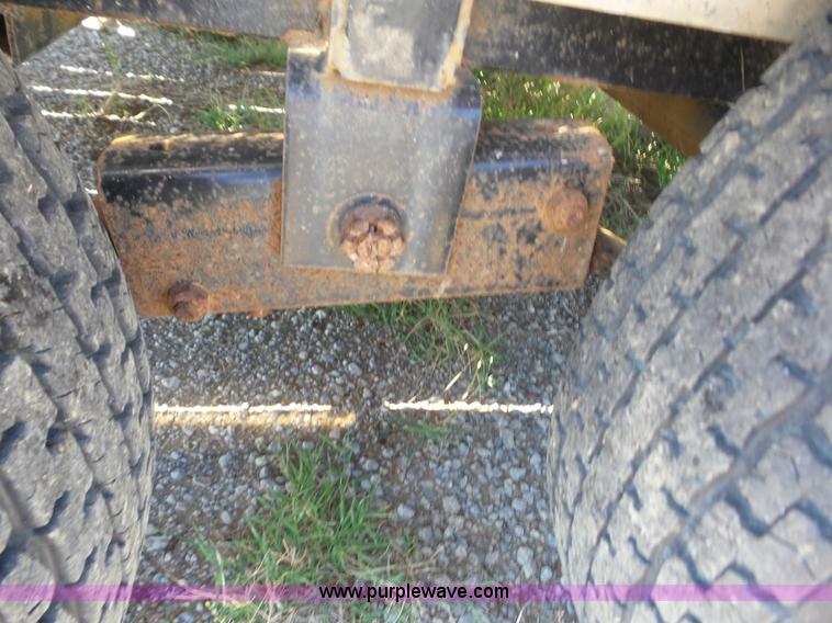 image for item BZ9606 2009 PJ 520 tilt deck trailer