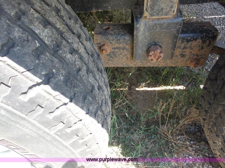 image for item BZ9606 2009 PJ 520 tilt deck trailer