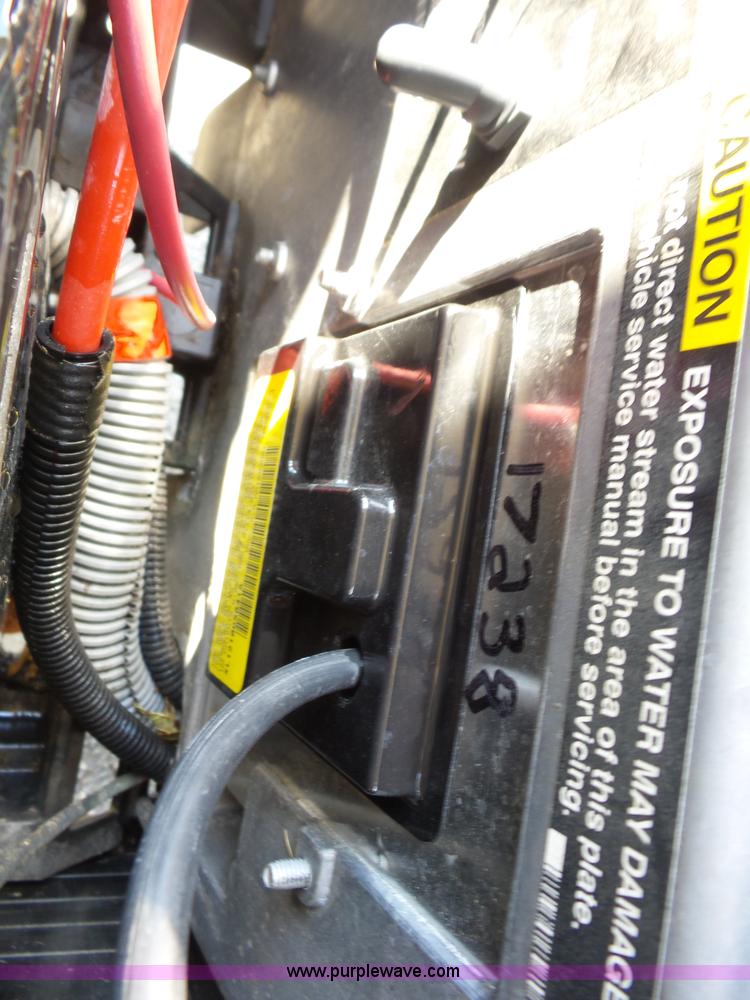 image for item BZ9617 2011 Club Car Precedent golf cart