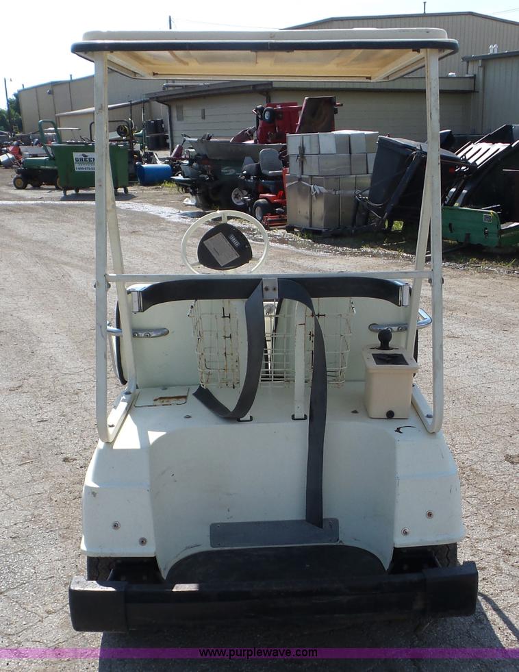 image for item BZ9619 1981 Yamaha GIA golf cart