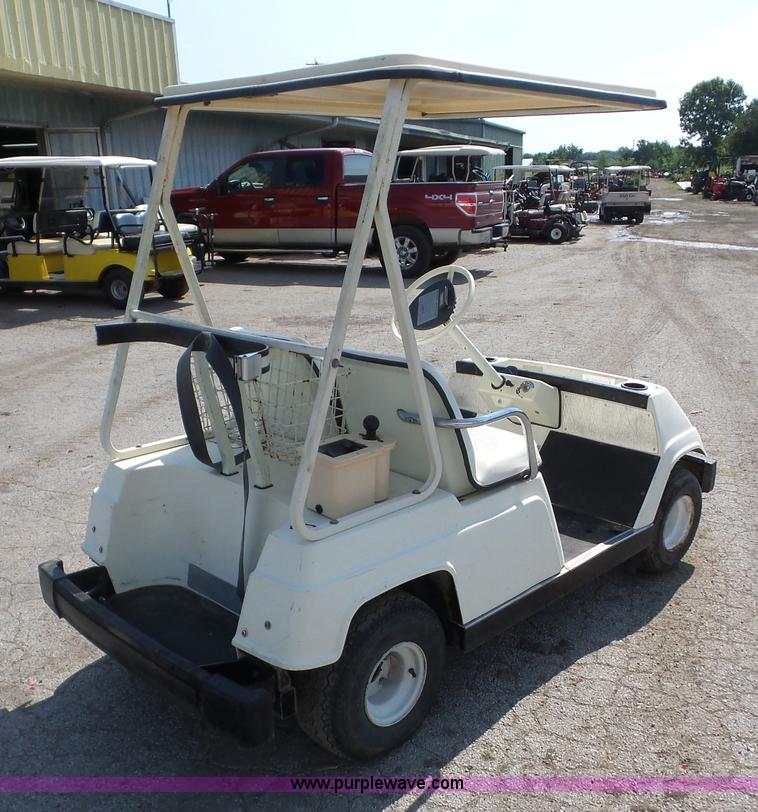 image for item BZ9619 1981 Yamaha GIA golf cart