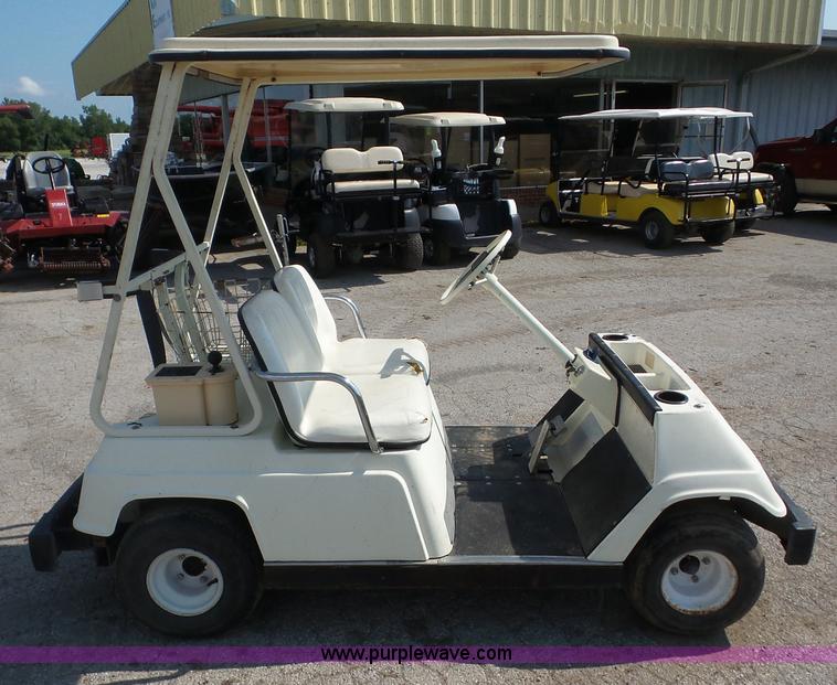 image for item BZ9619 1981 Yamaha GIA golf cart
