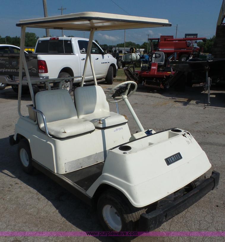 image for item BZ9619 1981 Yamaha GIA golf cart