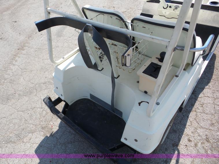 image for item BZ9619 1981 Yamaha GIA golf cart