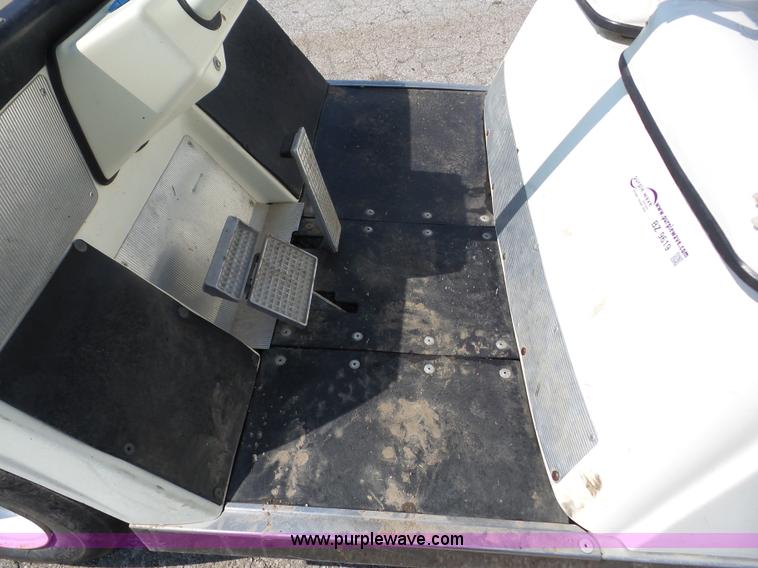 image for item BZ9619 1981 Yamaha GIA golf cart