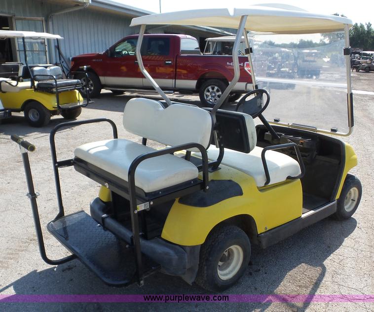 image for item BZ9621 2002 Yamaha G16A golf cart
