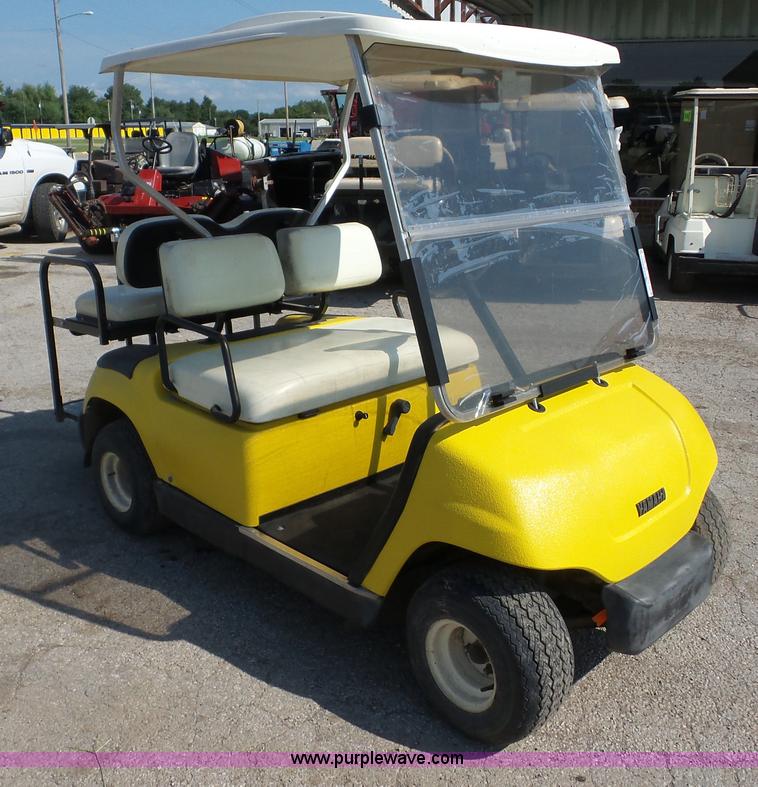 image for item BZ9621 2002 Yamaha G16A golf cart