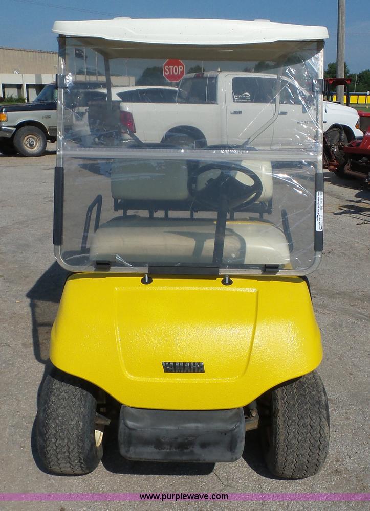 image for item BZ9621 2002 Yamaha G16A golf cart