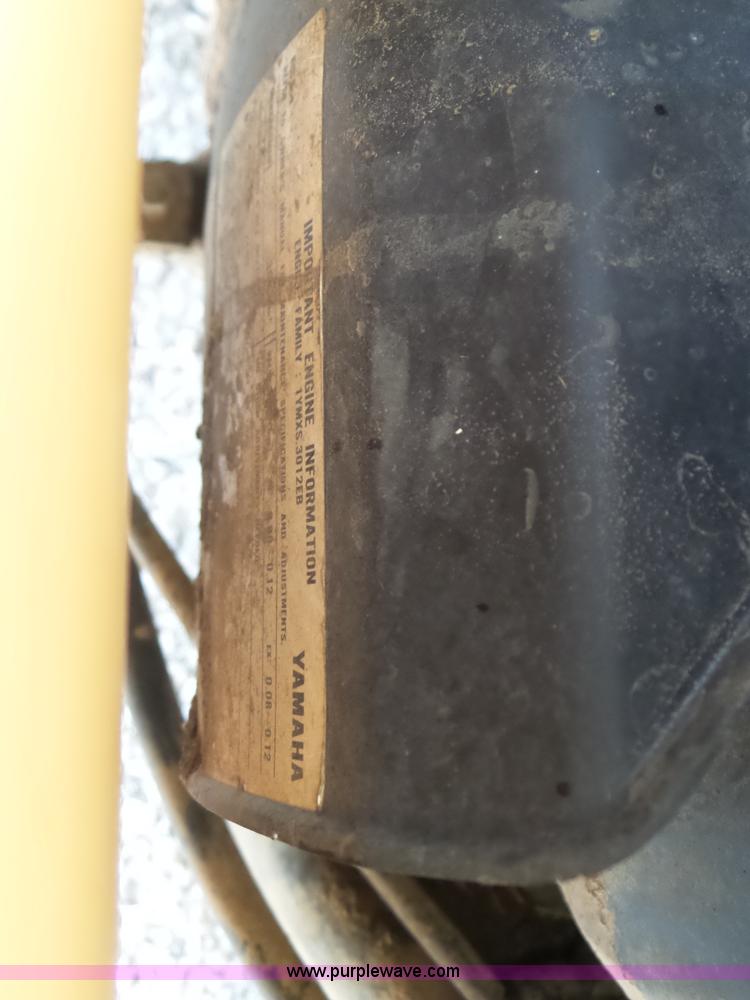 image for item BZ9621 2002 Yamaha G16A golf cart