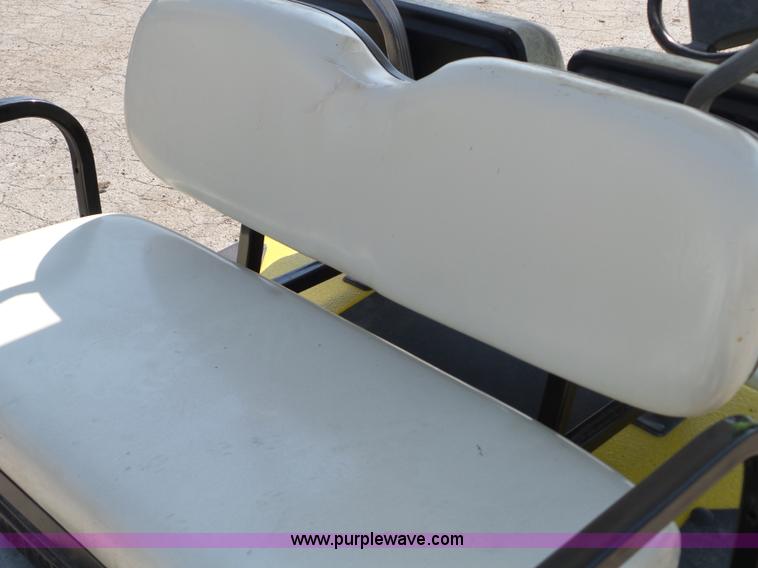 image for item BZ9621 2002 Yamaha G16A golf cart