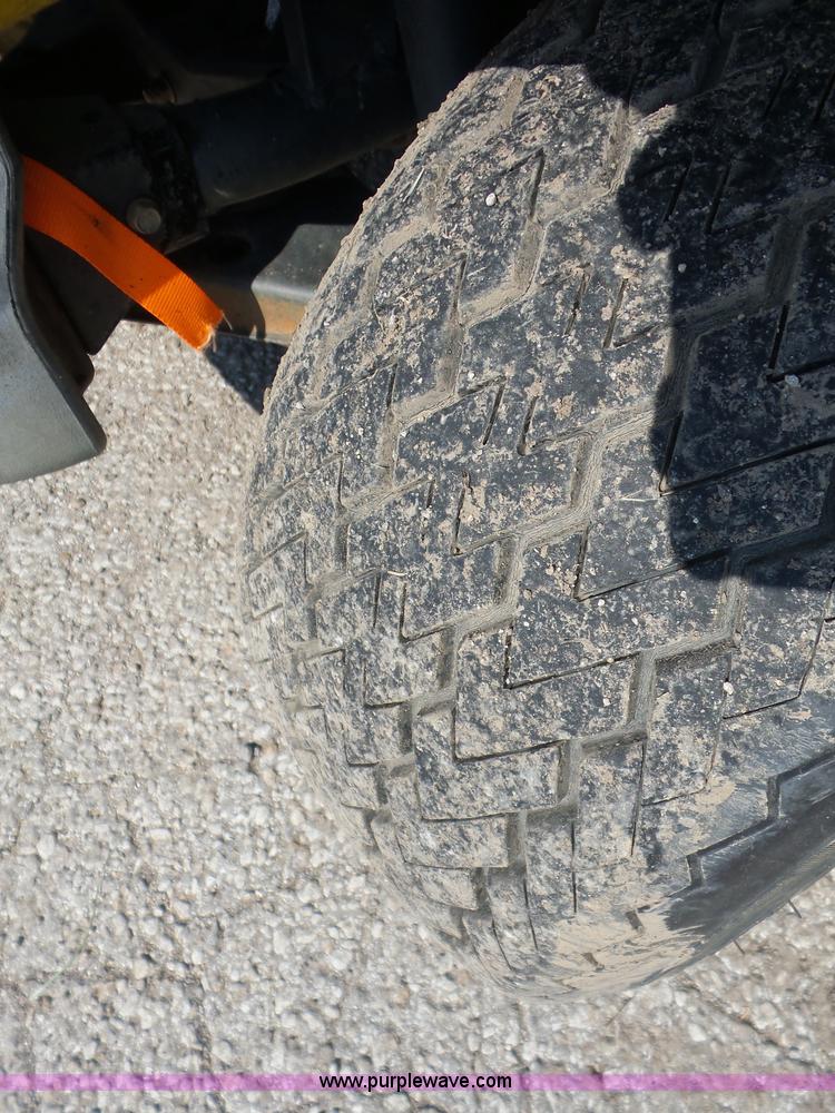 image for item BZ9621 2002 Yamaha G16A golf cart