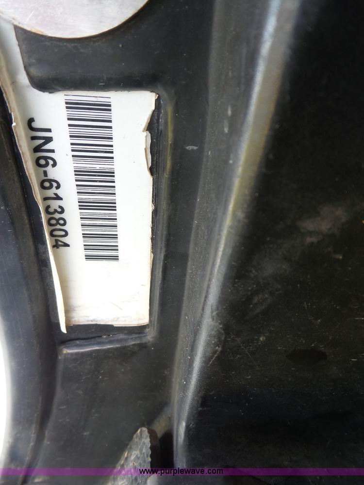 image for item BZ9621 2002 Yamaha G16A golf cart