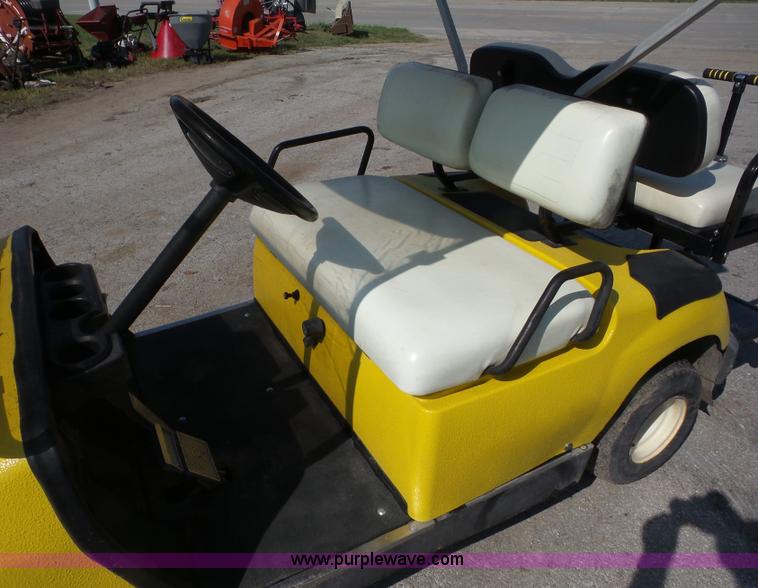 image for item BZ9621 2002 Yamaha G16A golf cart