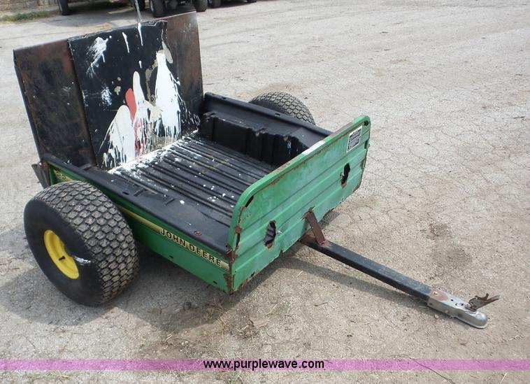 John Deere 22 utility cart in Iola, KS Item BZ9625 sold Purple Wave