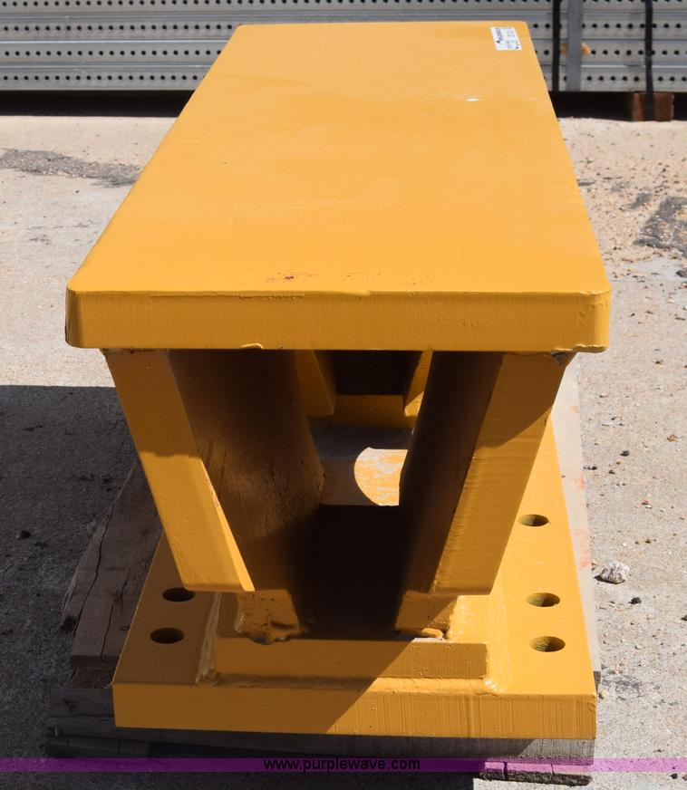 image for item CB9128 Caterpillar push weight