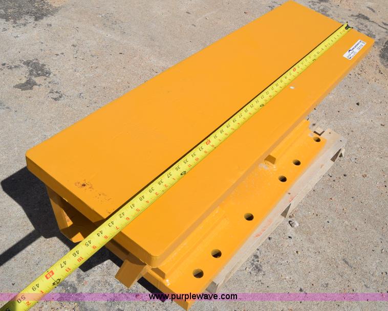 image for item CB9128 Caterpillar push weight